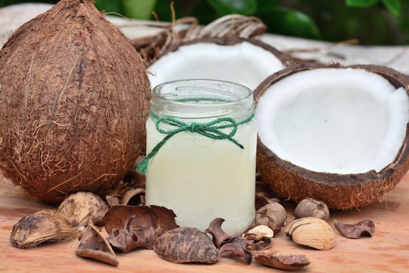 kokosová voda z hnědého ořechu